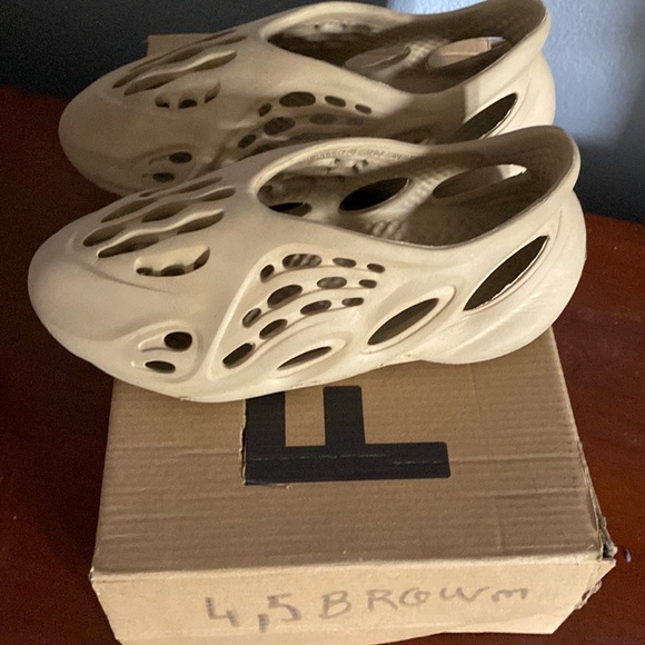 Yeezy slides size 11 kids youth teen - Picture 2 of 4